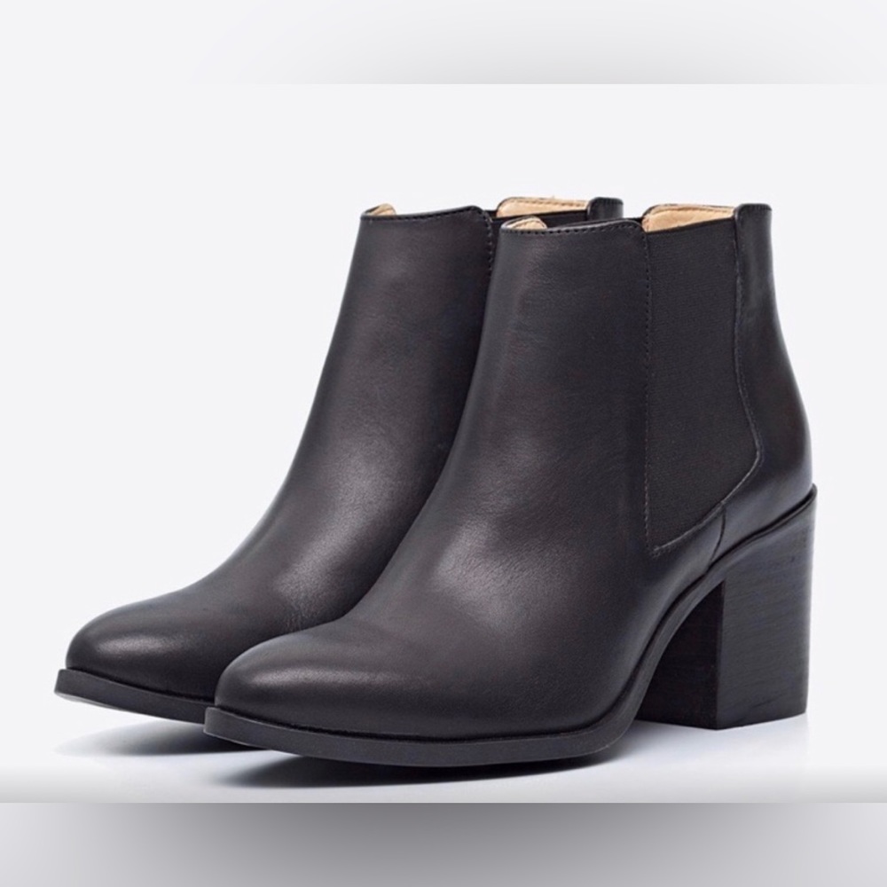 Nisolo Heeled Chelsea Boot, Black Leather, Water Resistant